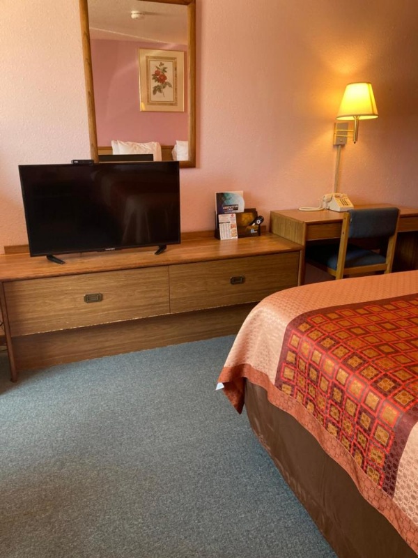 Executive Inn image 11