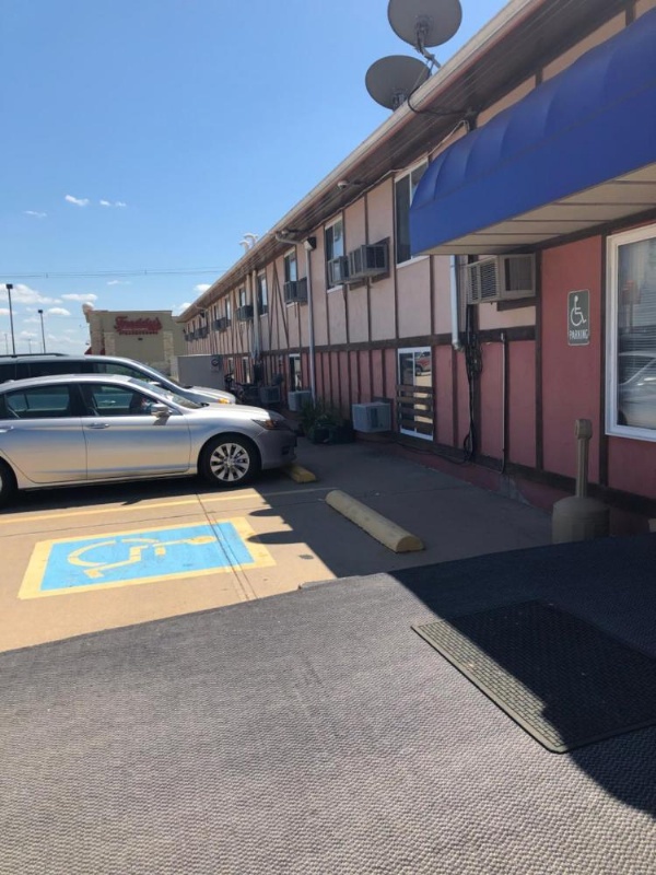 Executive Inn image 14