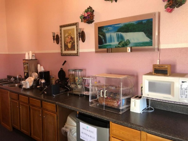 Executive Inn image 15