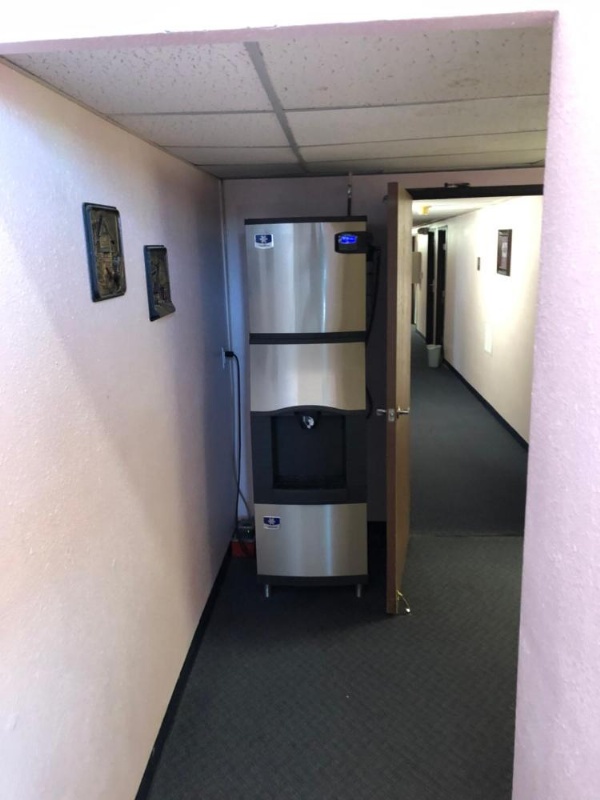 Executive Inn image 17