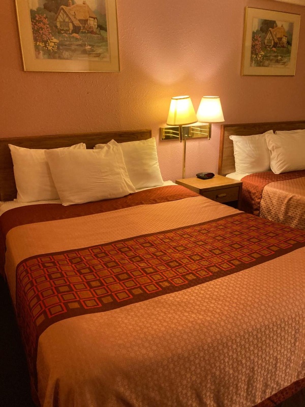 Executive Inn image 4