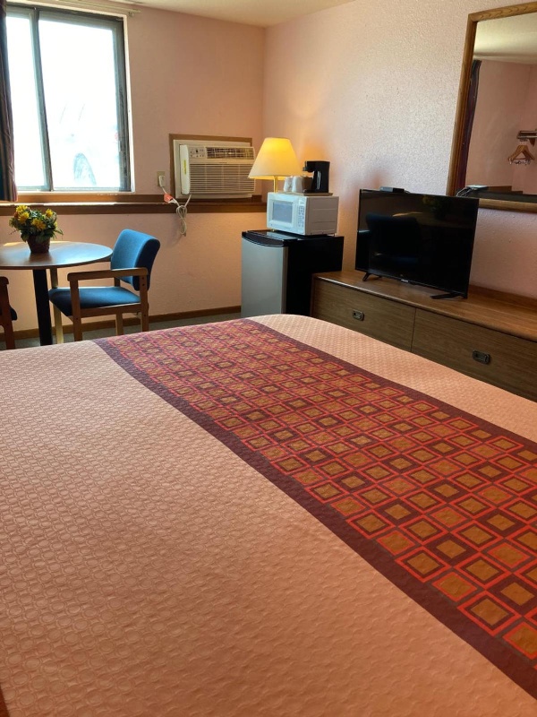 Executive Inn image 6